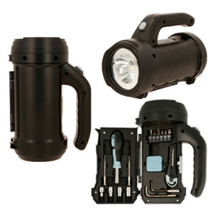 HR-038, Linterna pórtatil 2 en 1. Lámpara de LED y apartado de herramientas en el costado. Incluye 17 accesorios: 1 metro, 1 cutter, 2 llaves Allen, 2 destornilladores de precisión, 1 mango, 5 puntas intercambiables y 4 dados. Requiere de 3 baterías AA, no incluidas.